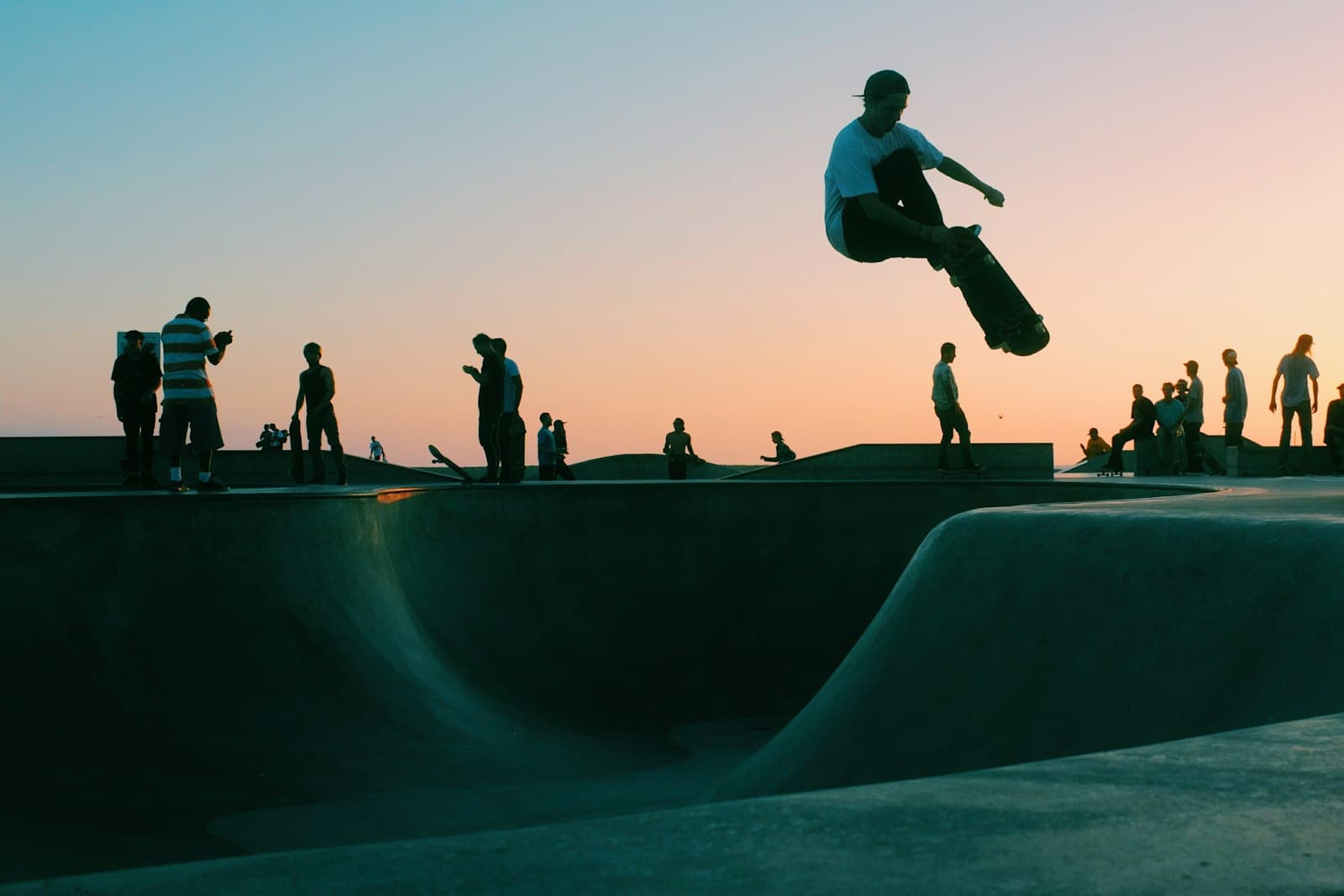 Un skatepark en béton