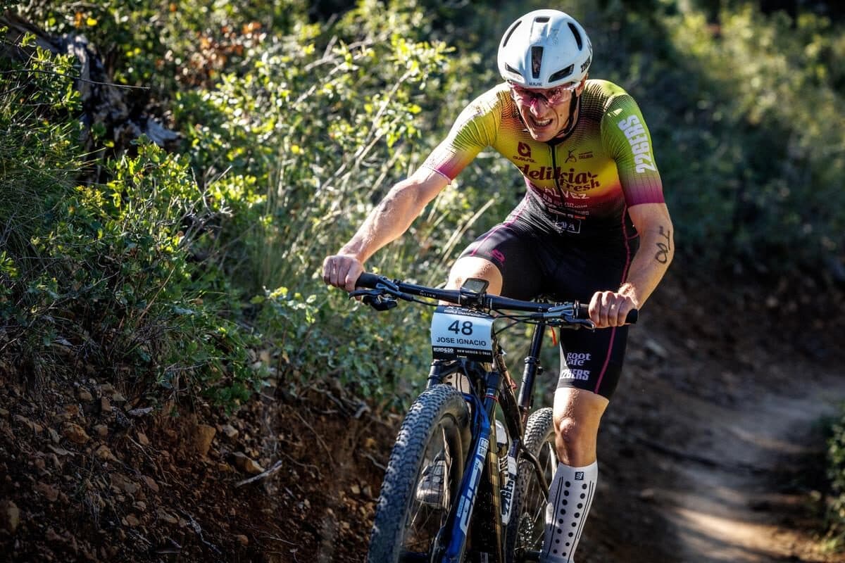 Un concurrent en VTT sur le parcours de Ruidoso