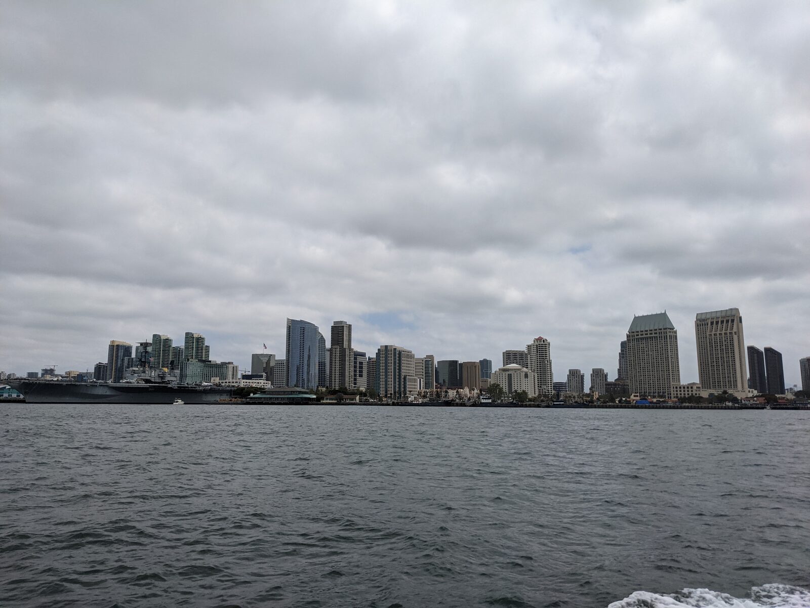 Skyline de San Diego vue depuis la baie