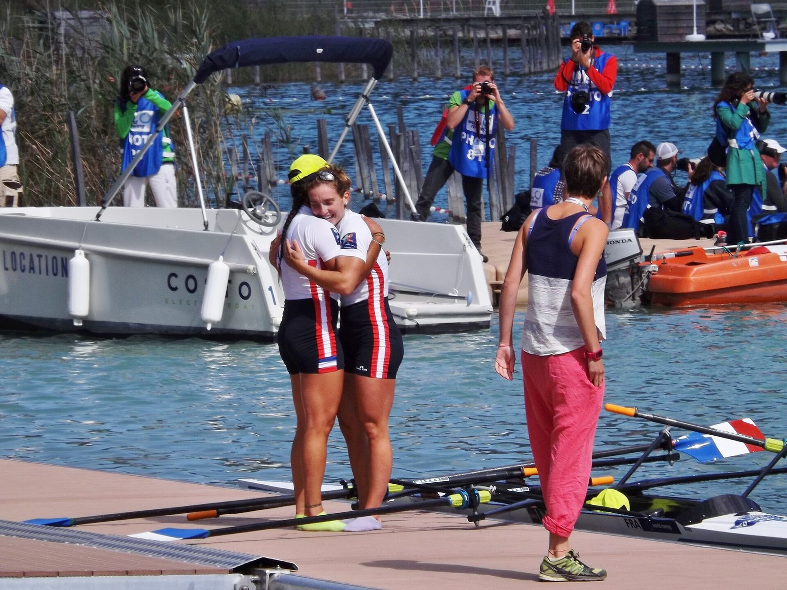 Élodie Ravera et sa partenaire d’aviron à Aiguebelette
