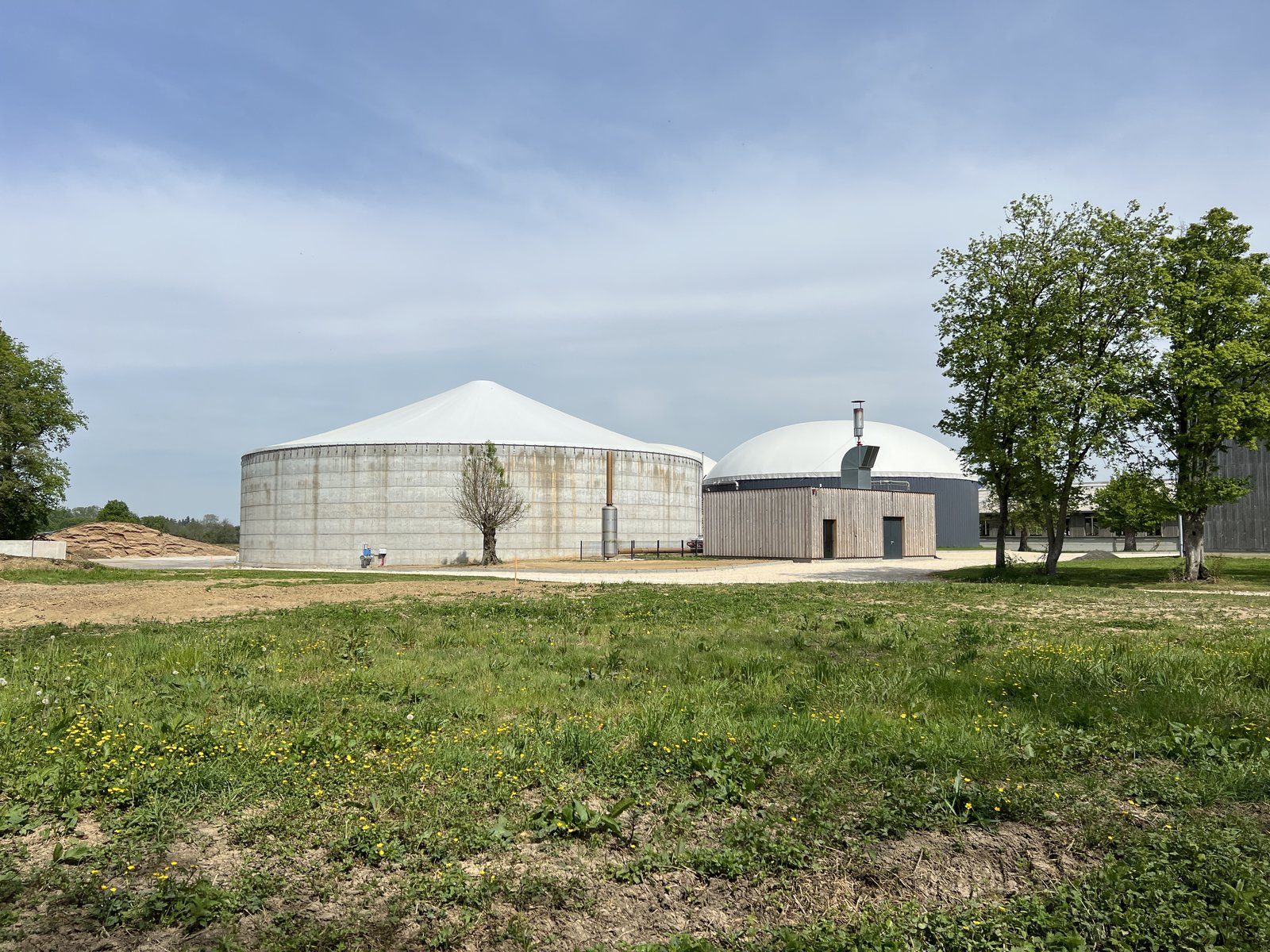 Unité de méthanisation avec digesteurs couverts