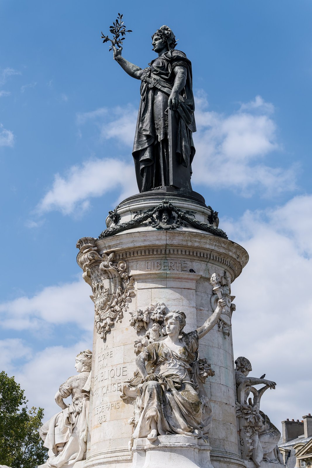 Monument à la République, place de la République à Paris