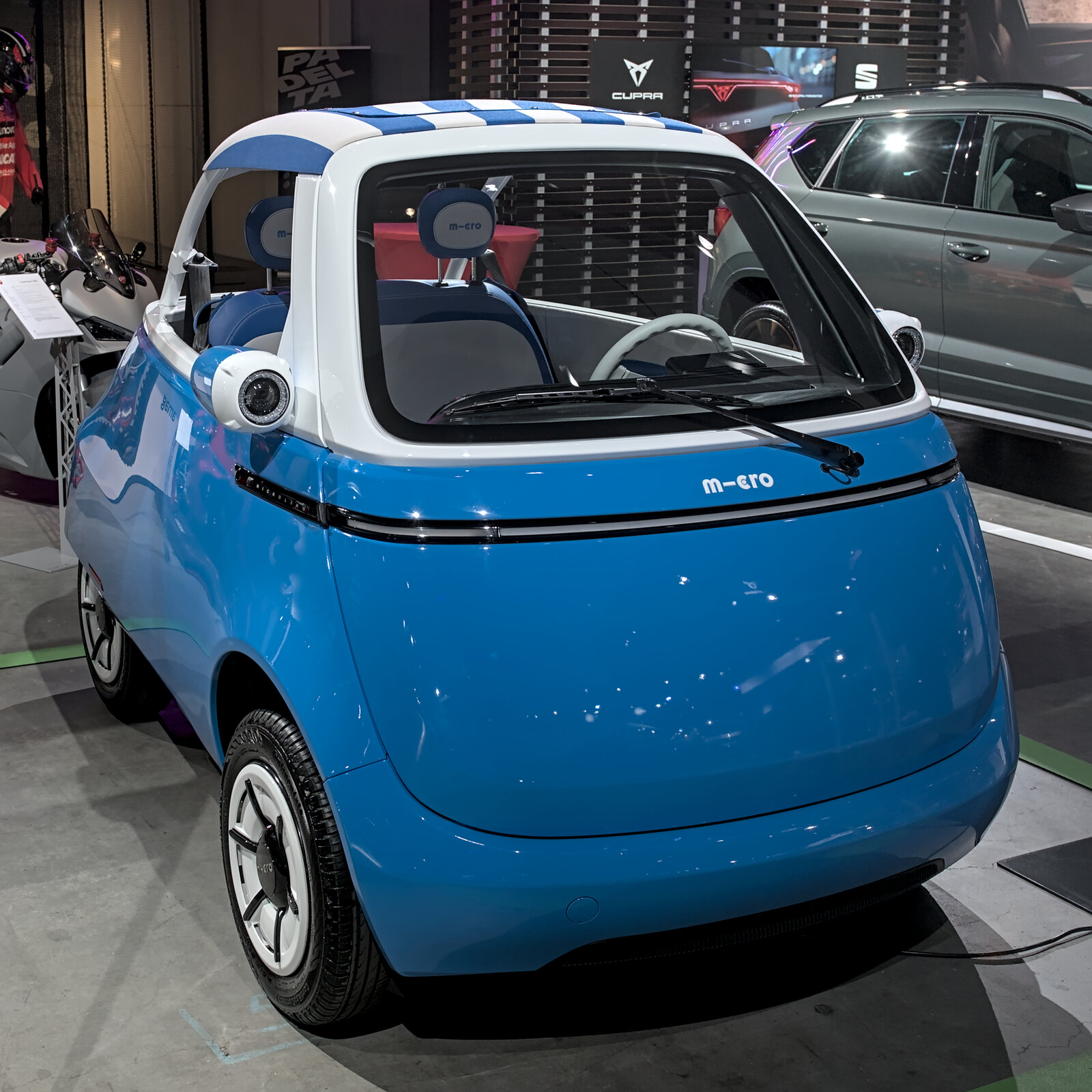 Microlino Spiaggina, petite voiture électrique biplace, photo d’illustration