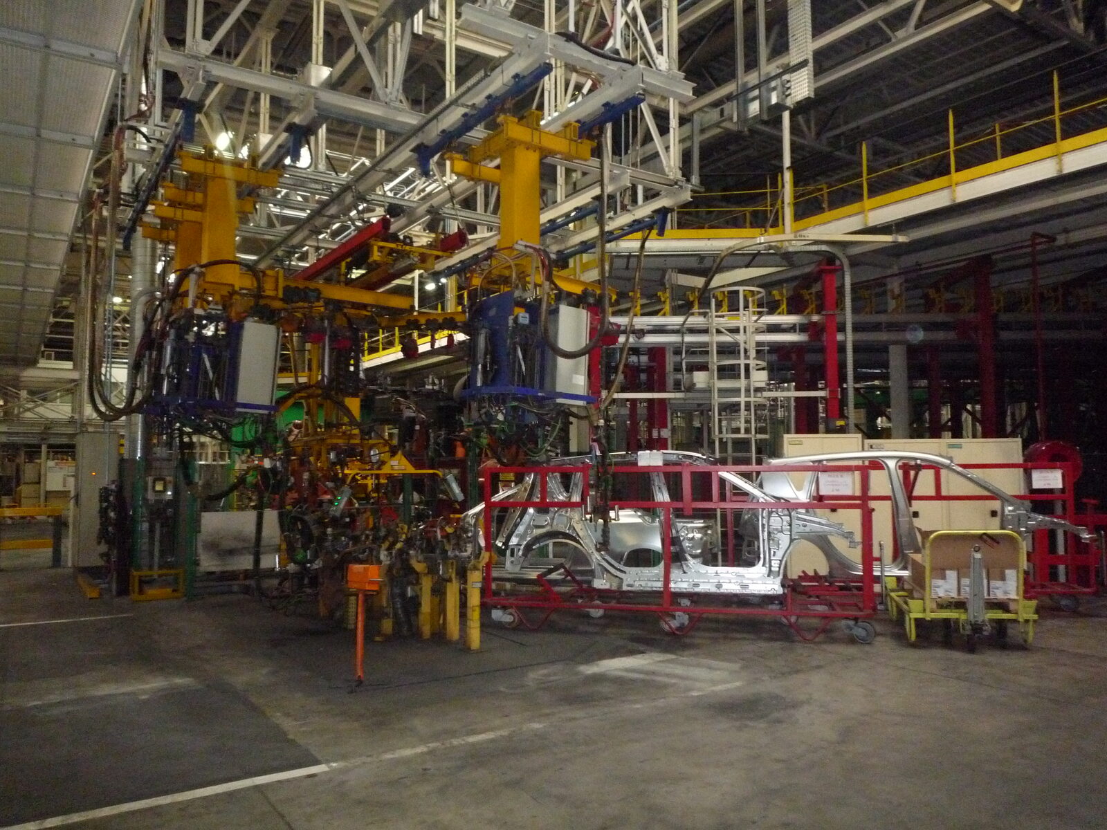 Ligne d’assemblage de l’usine Renault de Douai
