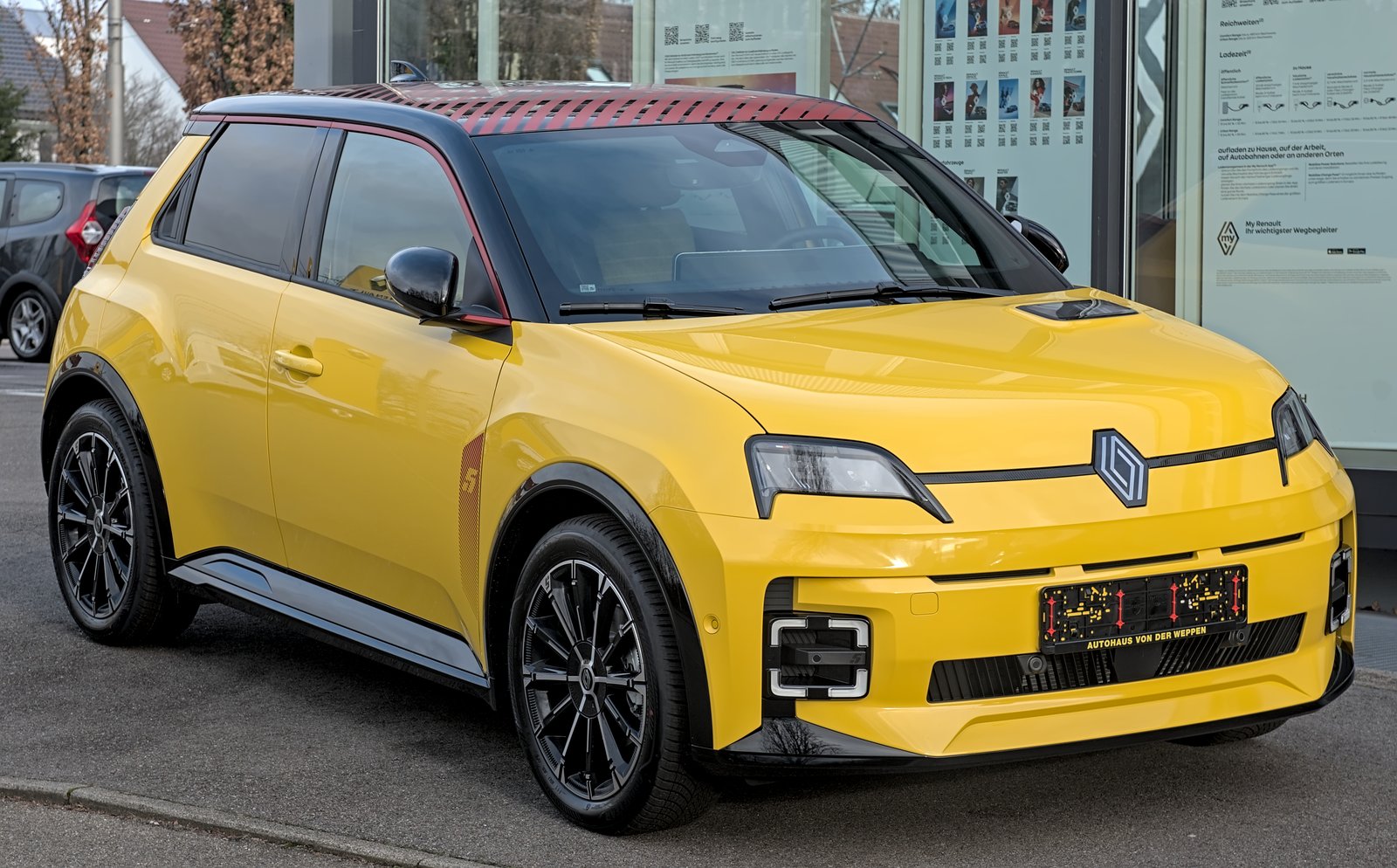 Renault 5 E-Tech électrique vue de trois quarts