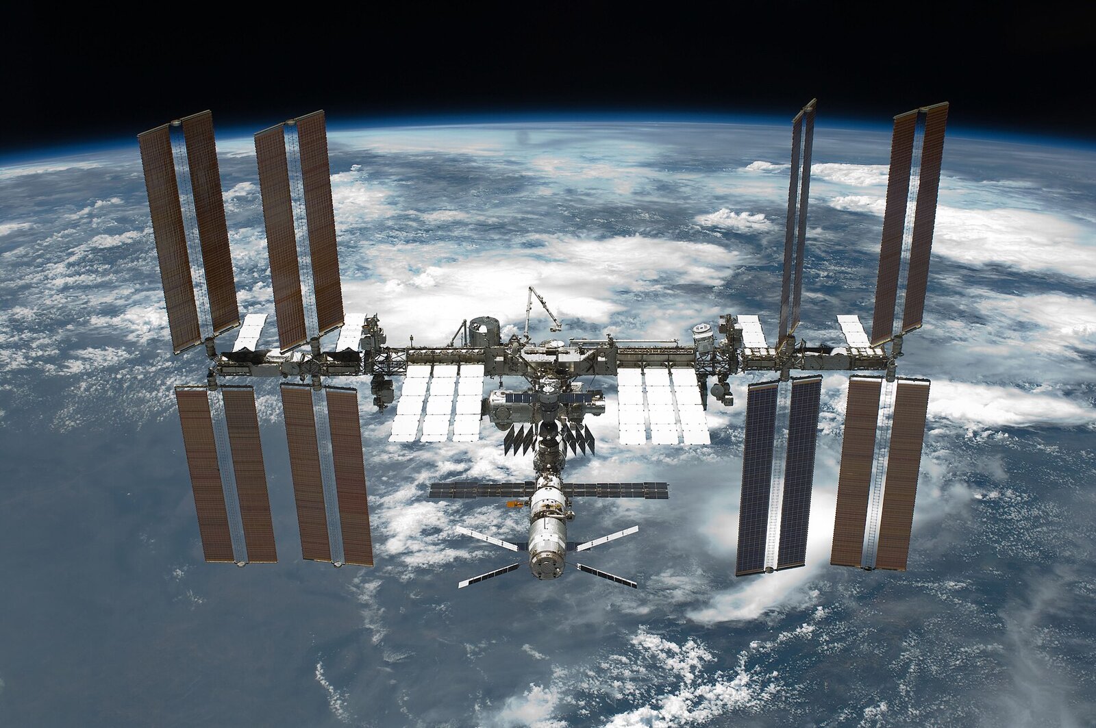 Station spatiale internationale vue après un désamarrage