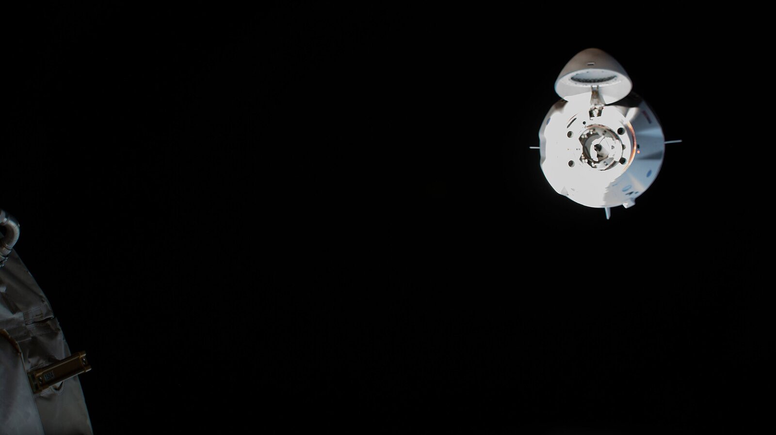 Capsule Crew Dragon en approche de l’ISS