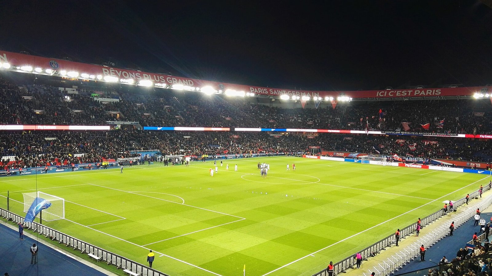 Pelouse et tribunes du Parc des Princes